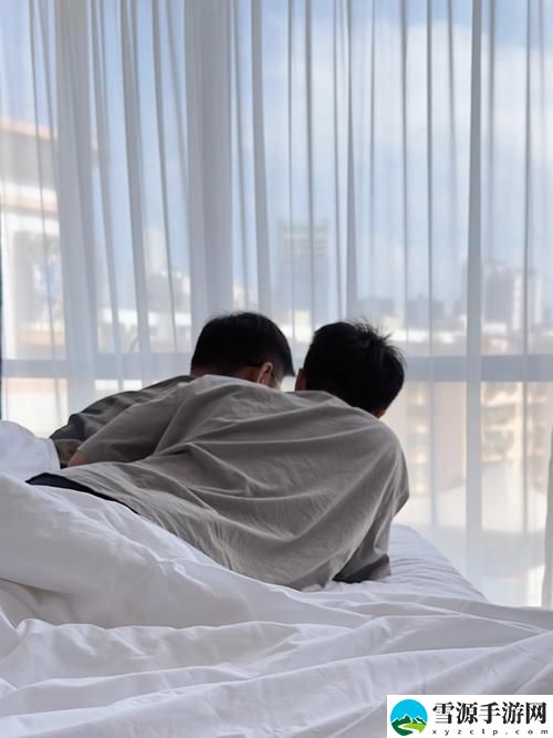 两个人床上哔哩哔哩，读者：探索甜蜜与创意的碰撞
