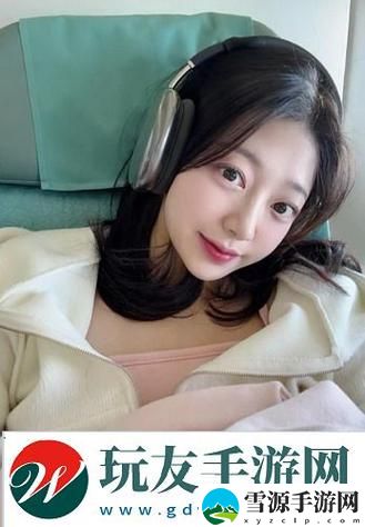 在职场与家庭之间：为何她选择“瞒着老公加班的HR中字”？