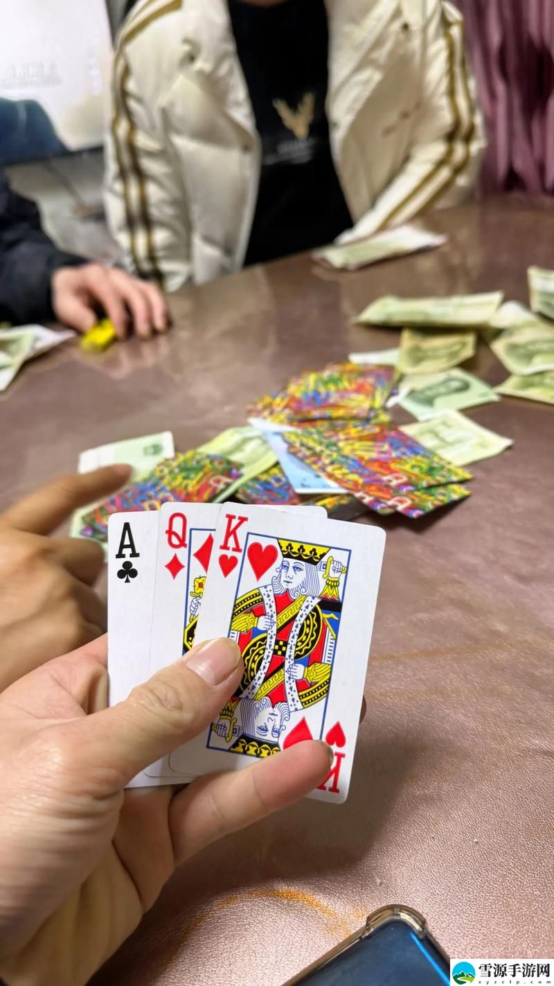 打扑克牌视频又叫又疼免费不花钱，网友：这可是真实的体验！