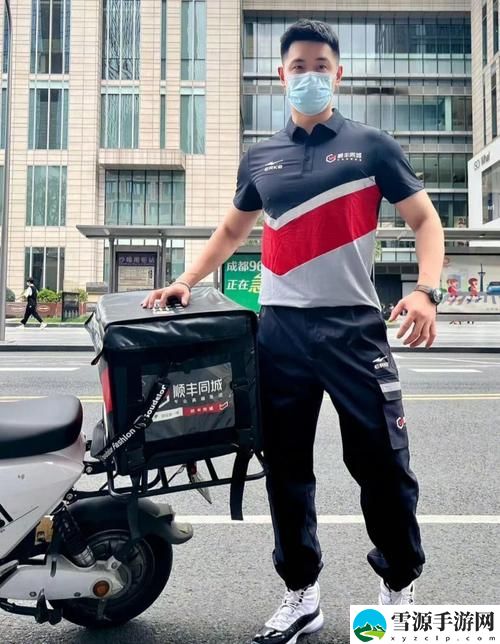和风男做的顺丰快递小哥流畅不卡顿，网友：这一刻我明白了什么叫认真