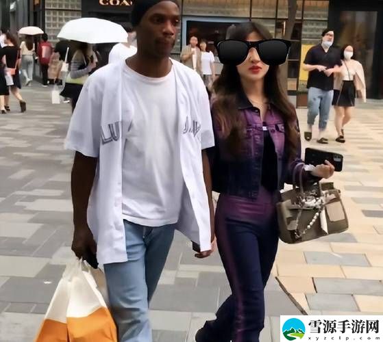 【揭秘！为什么有网友在讨论《三个黑人猛躁我一晚上什么歌》时如此热血沸腾？】